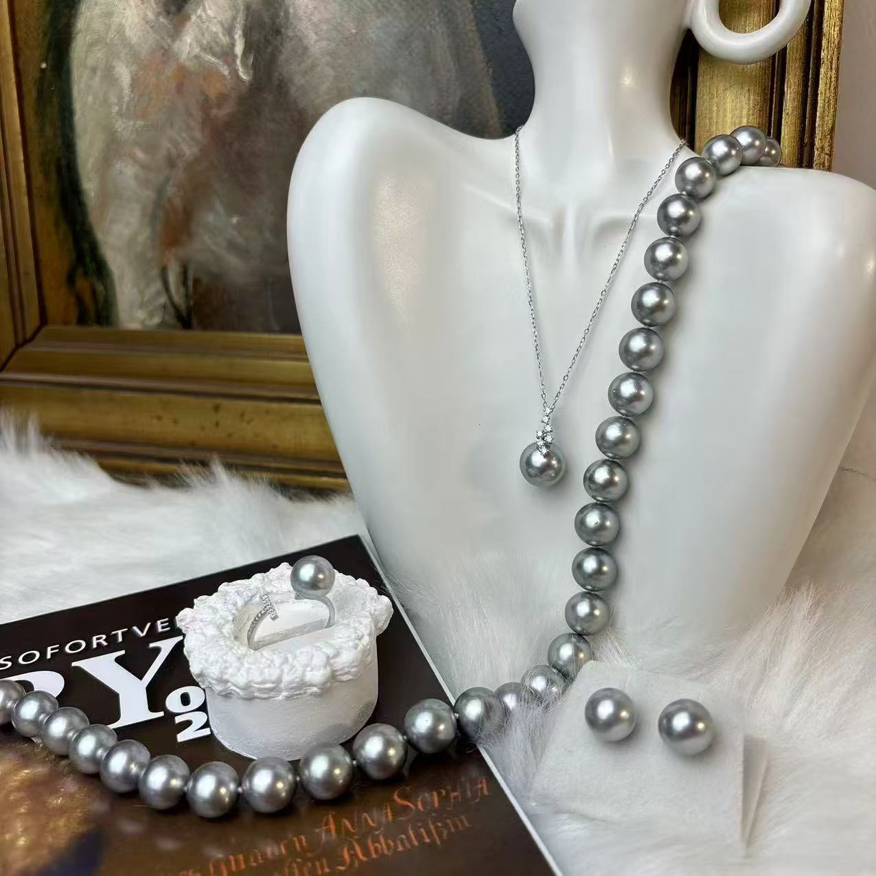 Tahiti Platium Grey Necklace