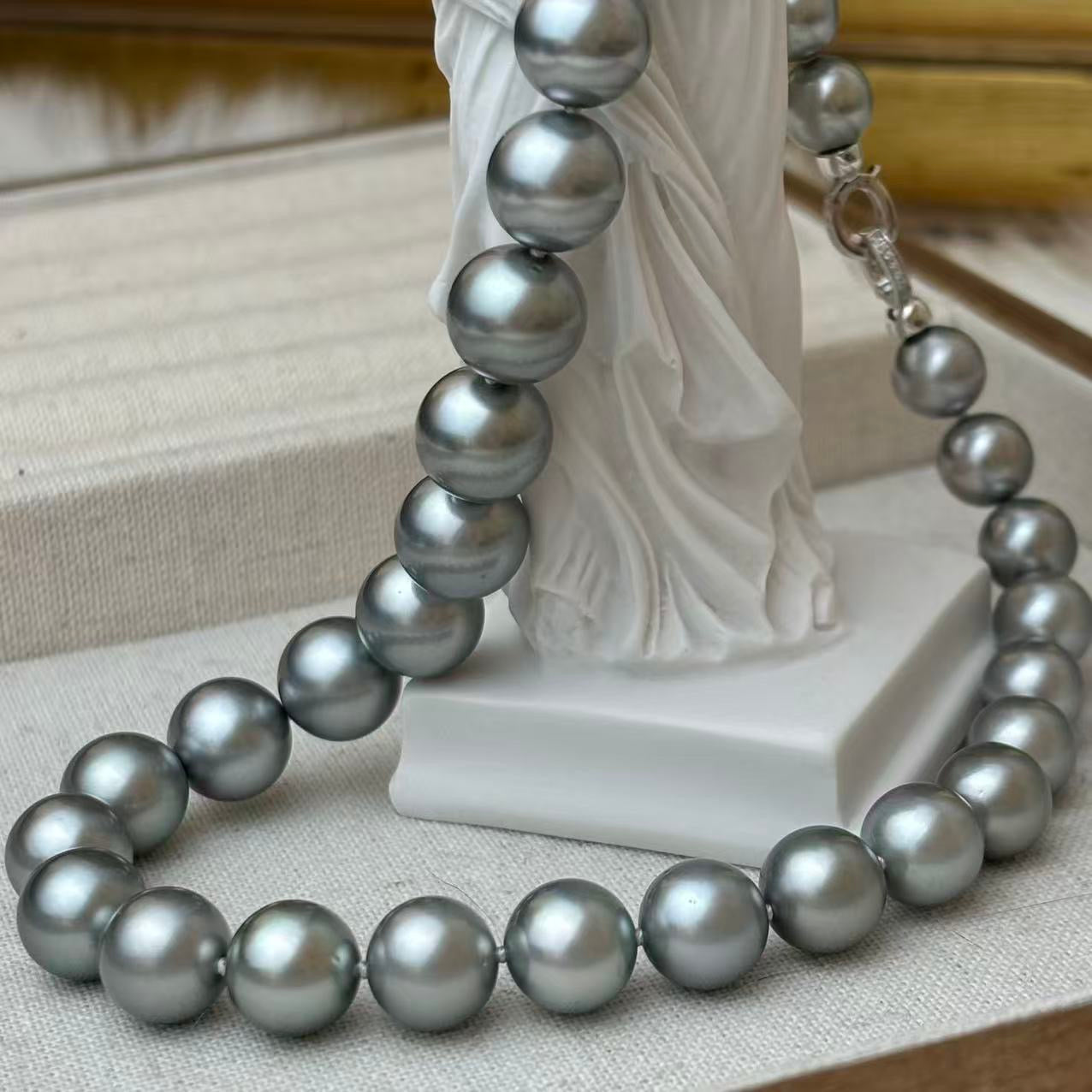 Tahiti Platium Grey Necklace